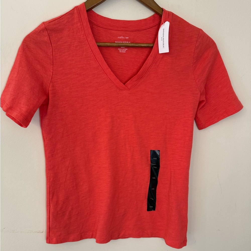 Banana Republic factory Malibu Tee reddish orange V neck short sleeves SZ XXS